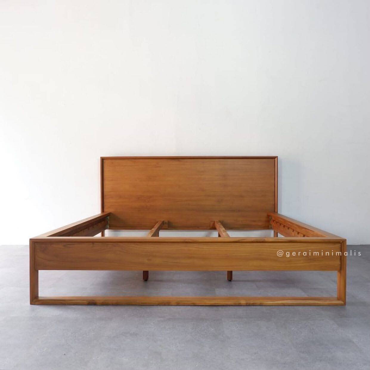 Dipan Tempat Tidur Kayu Jati Minimalis Natural Mid-Century
