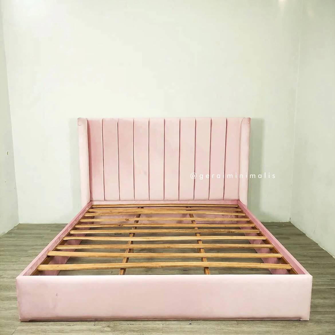 Dipan Tempat Tidur Salur Terbaru Kayu Jati