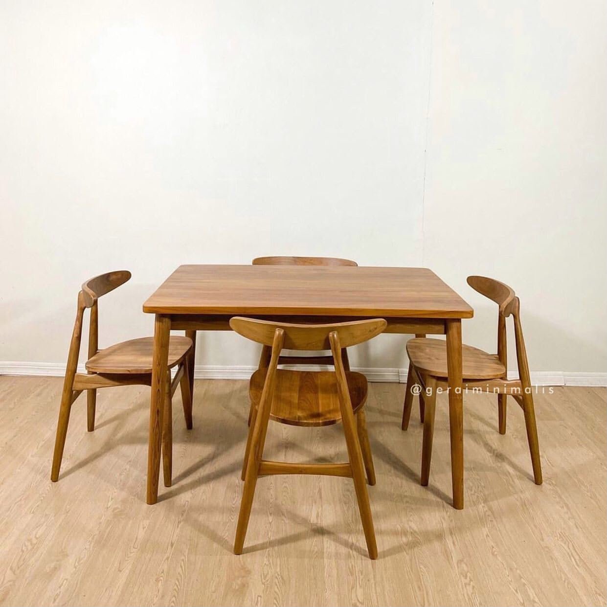 Set Meja Kursi Cafe Kayu Scandinavian 4 Kursi