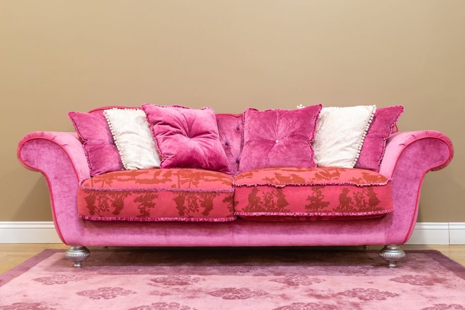 Set Sofa Boucle atau Velvet, Mana yang Lebih Cocok?