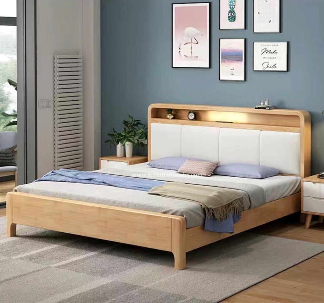 Dipan Kayu Jati Modern dengan Headboard Upholstery