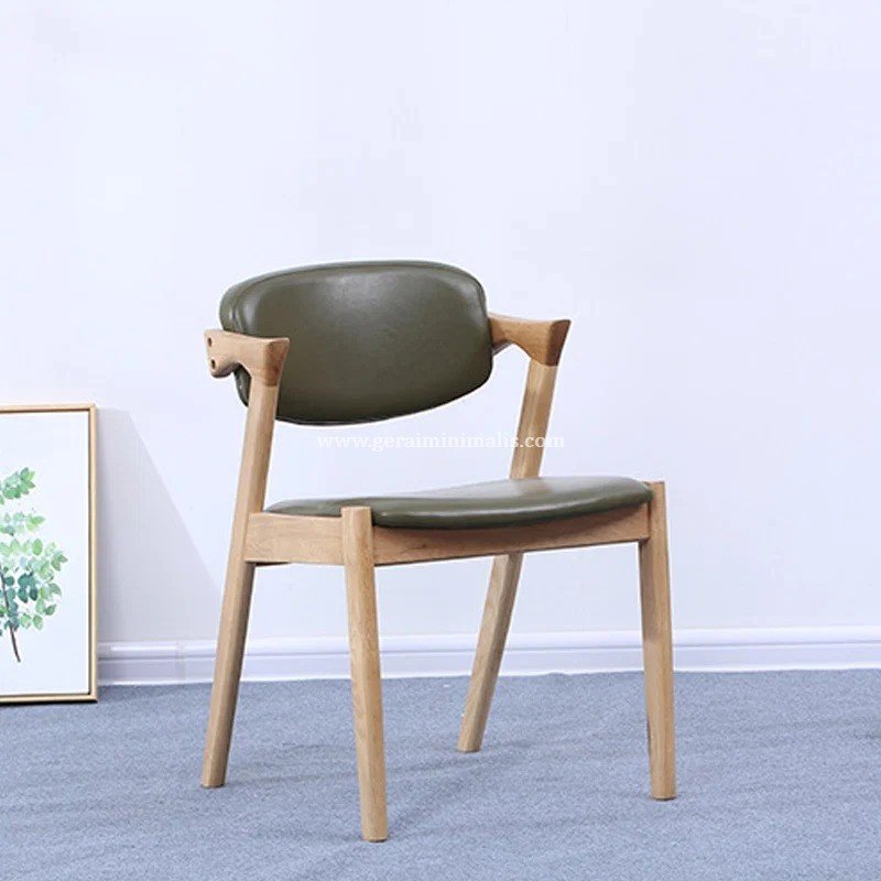 Kursi Cafe Kayu Jati Modern dengan Sandaran Lengkung