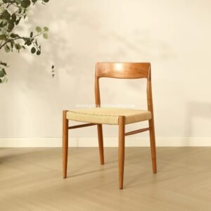 Kursi Cafe Kayu Jati Vintage Dudukan Anyaman Natural