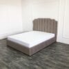 Tempat Tidur Full Kain Minimalis dengan Headboard Panel