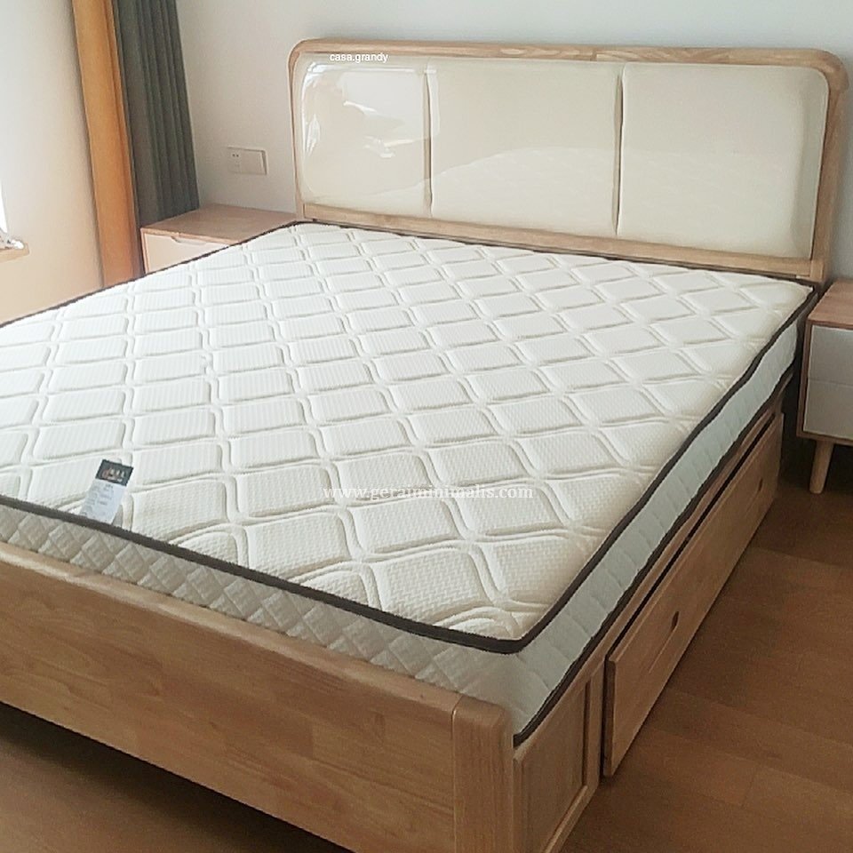 Tempat Tidur Kayu Jati Minimalis dengan Headboard Panel (3)