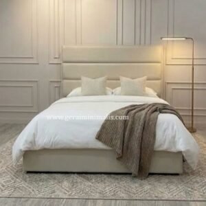 Tempat Tidur Upholstery Minimalis dengan Headboard Panel