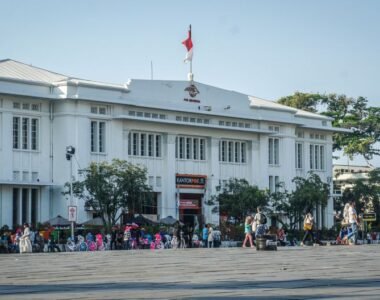Apa Fungsi Meja Rapat dalam Ruang Meeting Kantor?