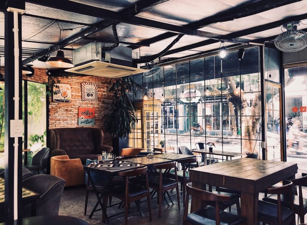 Furniture Cafe Vintage Untuk Suasana Yang Lebih Cozy