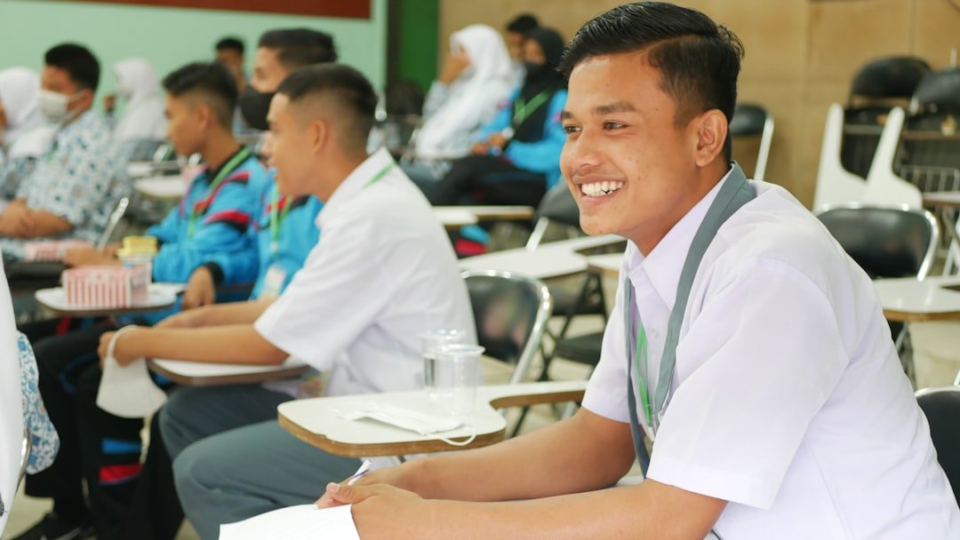 Mengenal Bagian Meja Rapat dan Fungsinya