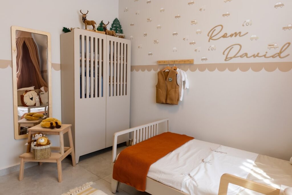 furniture minimalis untuk keluarga dengan anak kecil