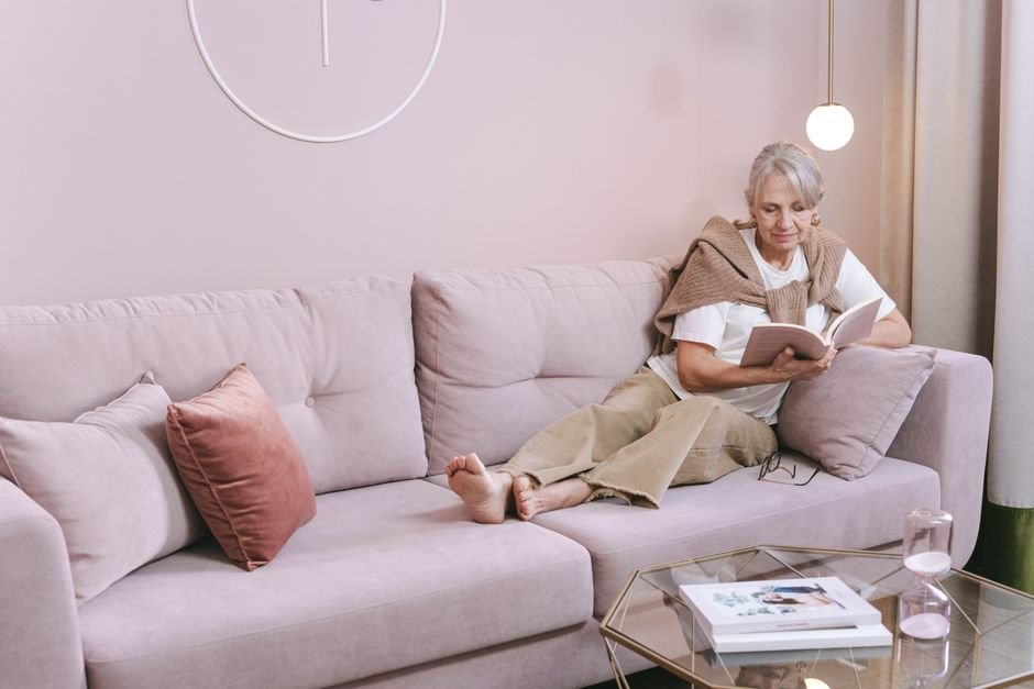 Sofa Minimalis untuk Ruang Tamu Kecil agar Terlihat Lebih Luas