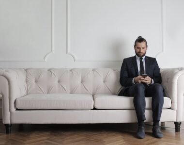 Sofa Single Minimalis: Solusi Duduk Nyaman untuk Ruangan Sempit