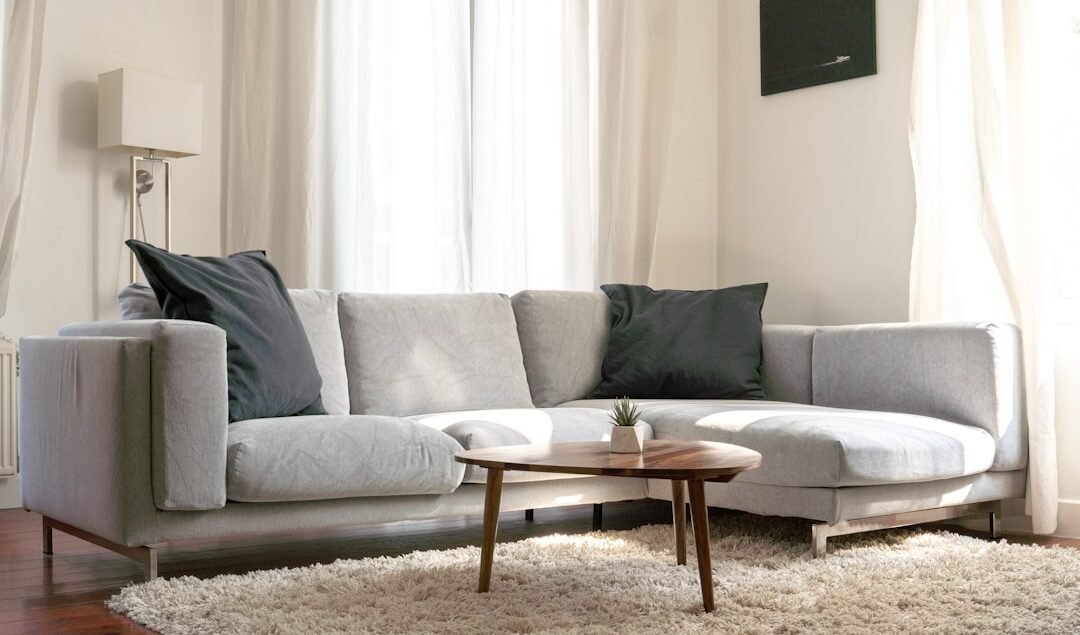 Sofa Sudut Atau Sofa 2 Seater, Mana Yang Lebih Baik?