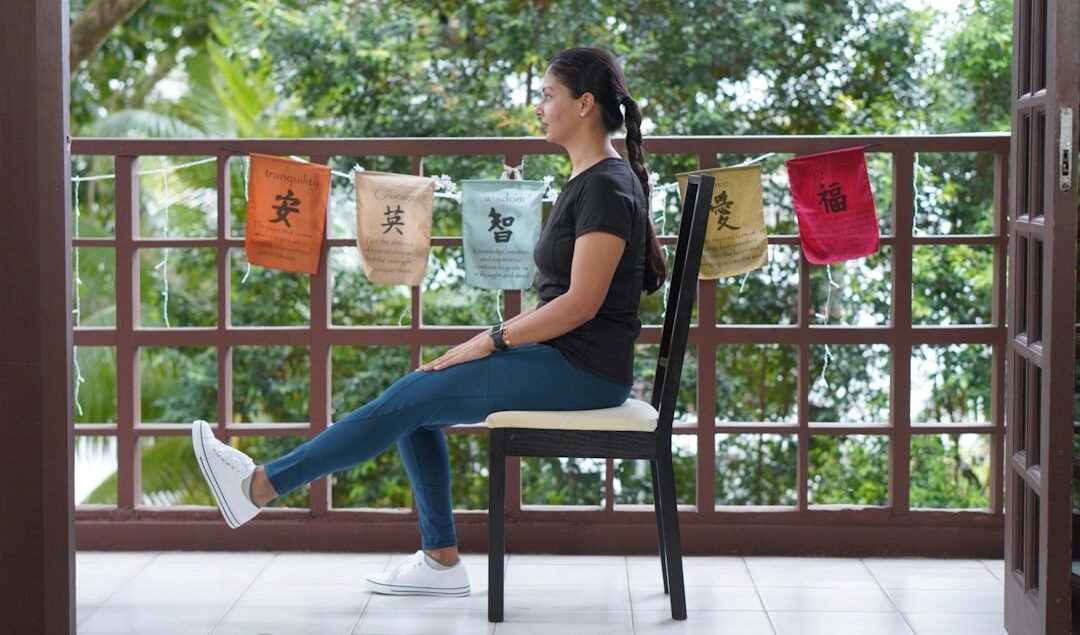 tinggi dudukan kursi tamu yang ideal untuk postur tubuh